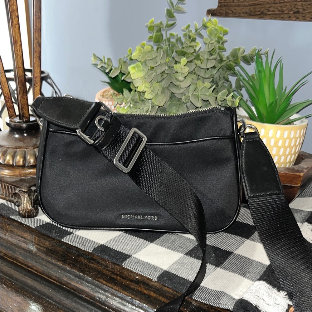 Michael Kors Black jet set crossbody Shoulder Bag